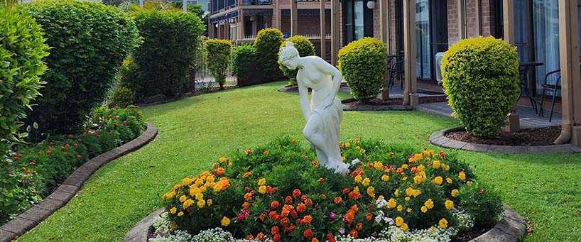 Garden + Statue